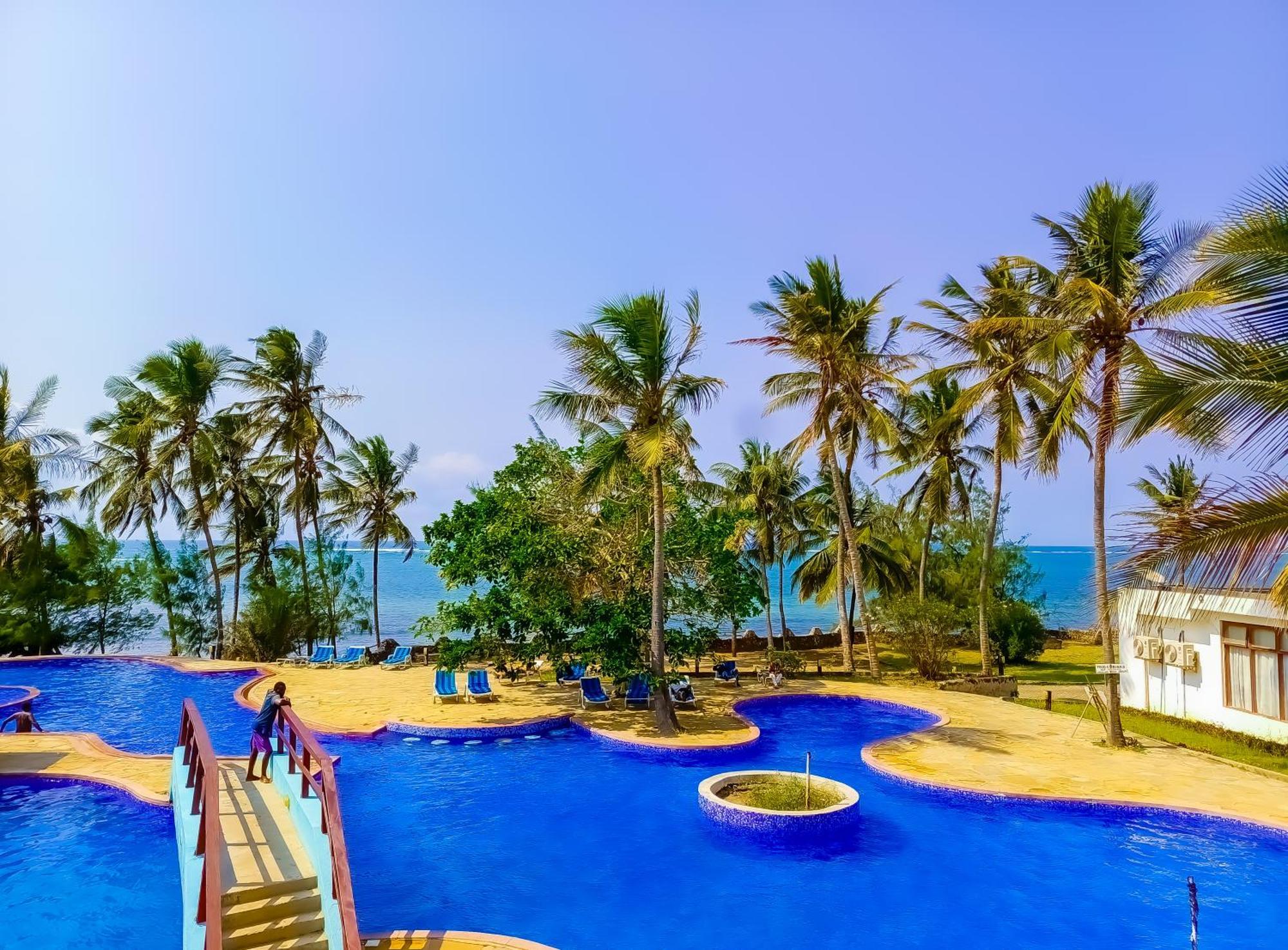 Ivory Beachfront Stays モンバサ エクステリア 写真