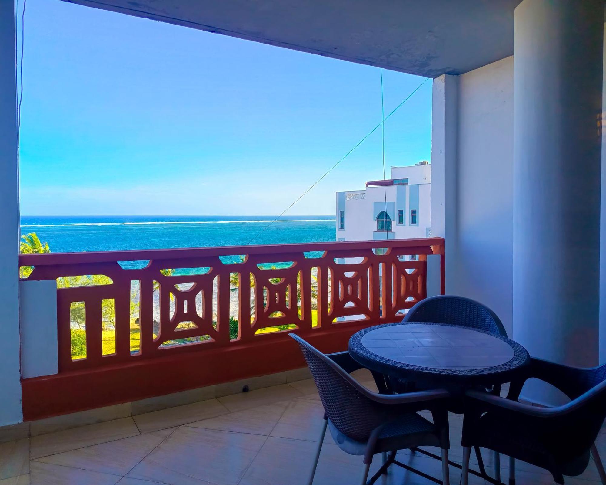 Ivory Beachfront Stays モンバサ エクステリア 写真