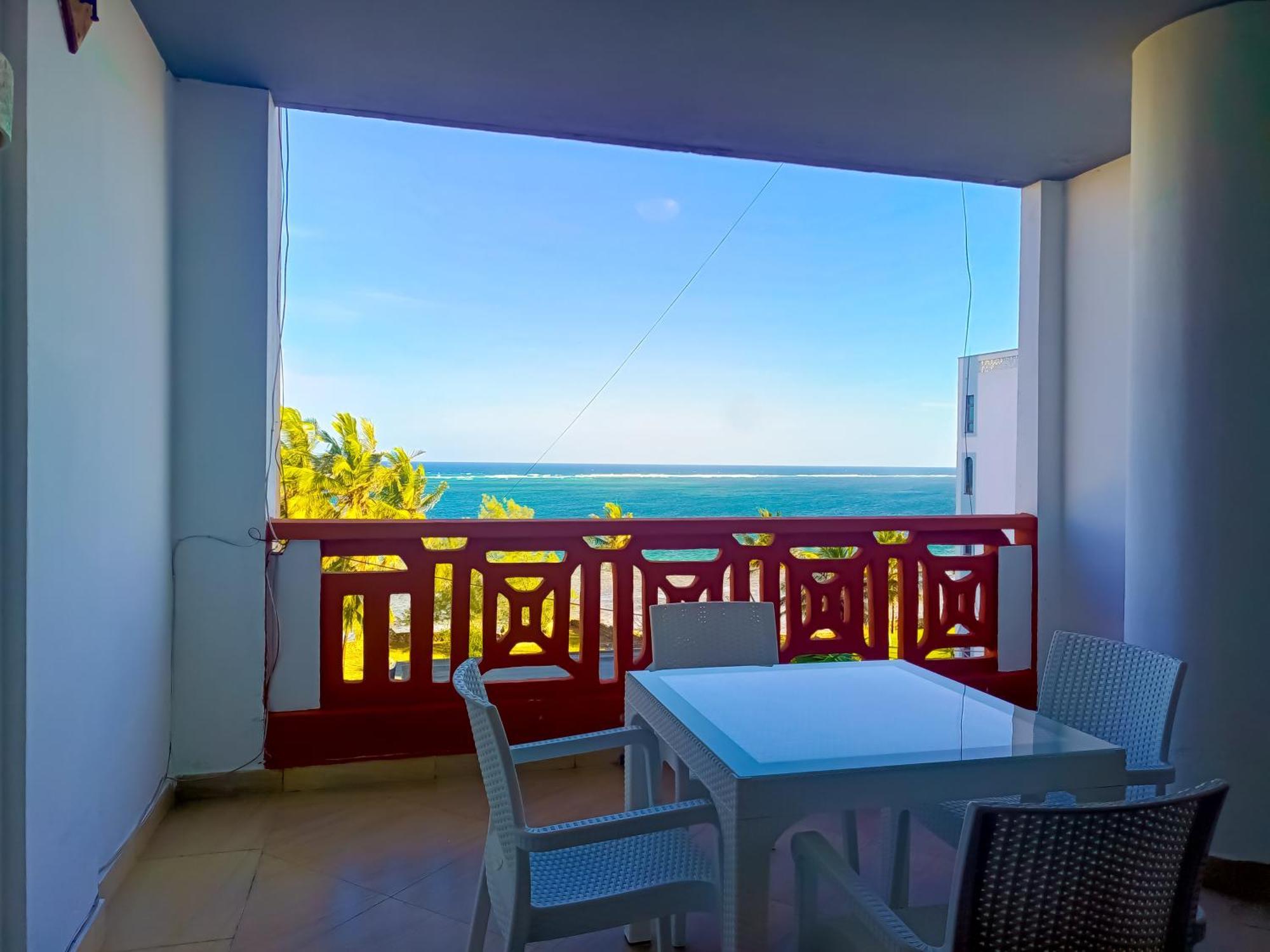 Ivory Beachfront Stays モンバサ エクステリア 写真