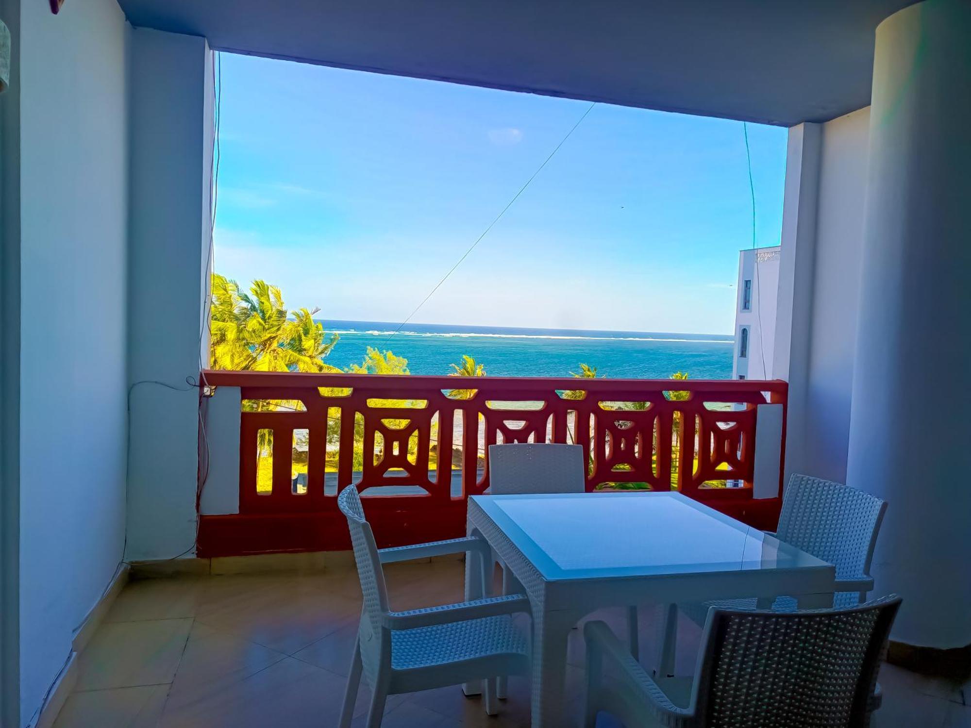 Ivory Beachfront Stays モンバサ エクステリア 写真